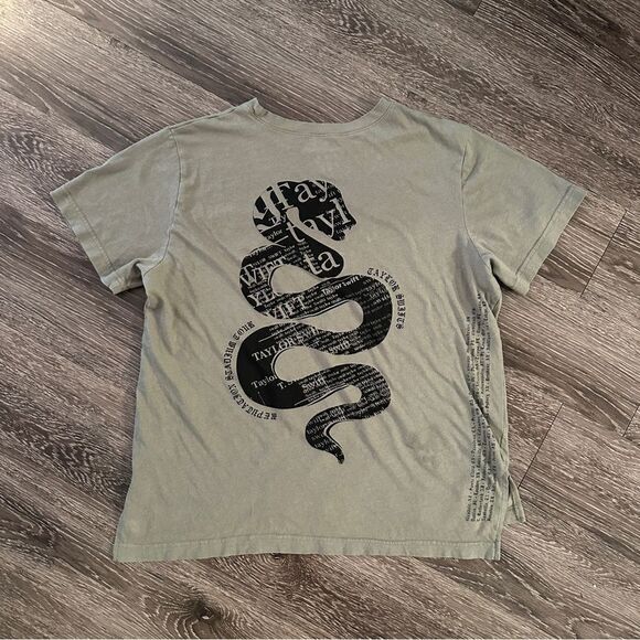 Taylor Swift Reputation Tour T shirt - Picture 7 of 8